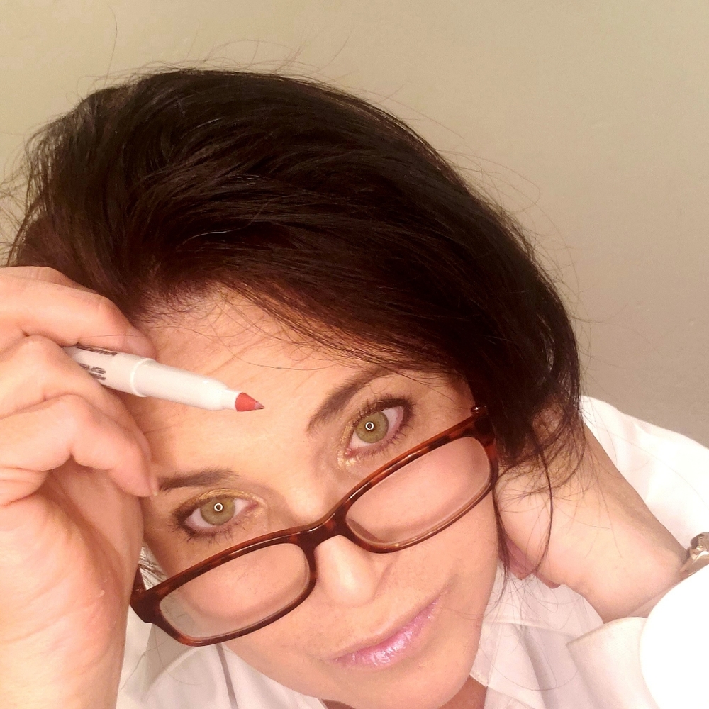 Meet your Posher, Cassandra